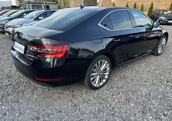 Skoda Superb cena 102200 przebieg: 235000, rok produkcji 2019 z Krzepice małe 781